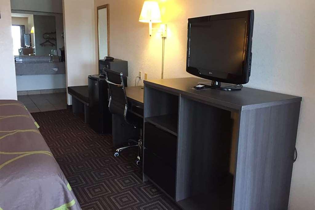 Super 8 By Wyndham Seguin Hotel Kamer foto