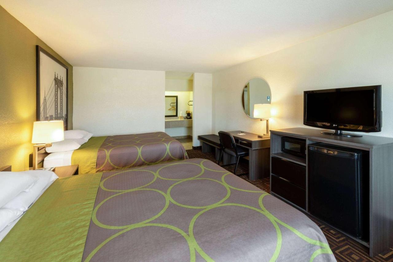 Super 8 By Wyndham Seguin Hotel Buitenkant foto