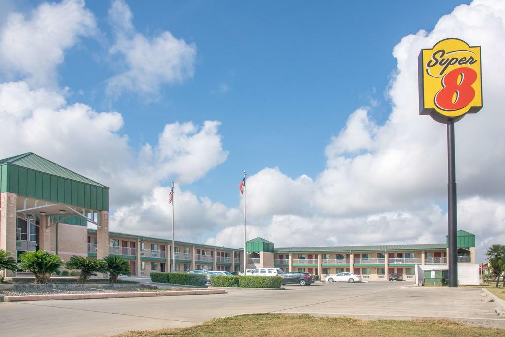Super 8 By Wyndham Seguin Hotel Buitenkant foto