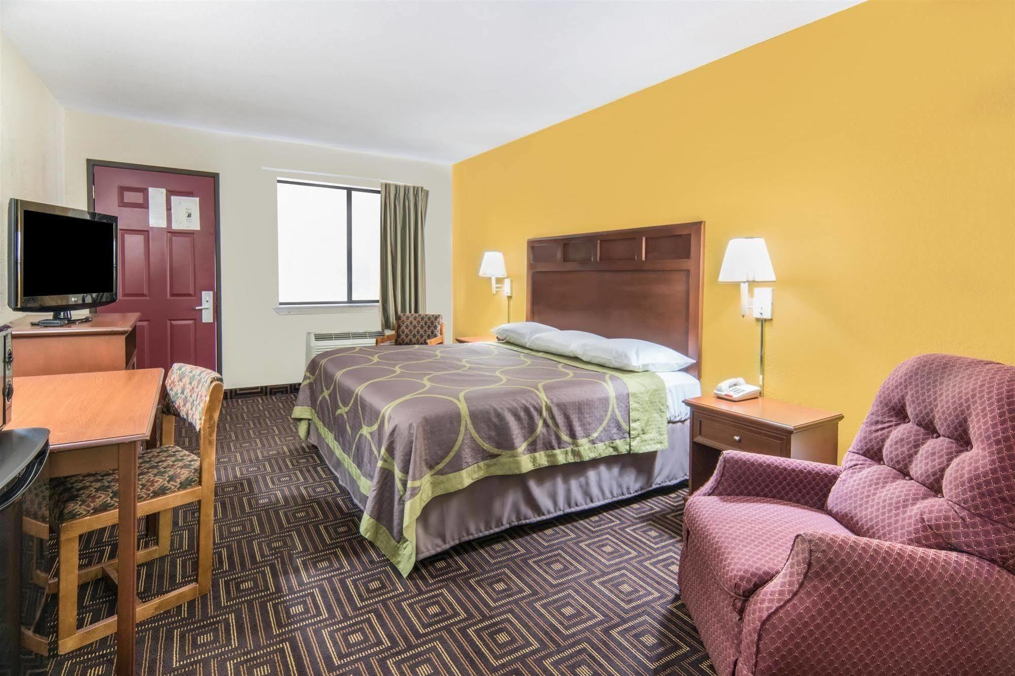 Super 8 By Wyndham Seguin Hotel Buitenkant foto